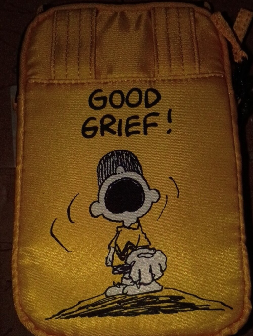 lug Peanuts Yellow Charlie Brown Crossbody Belt Bag - Picture 3 of 3